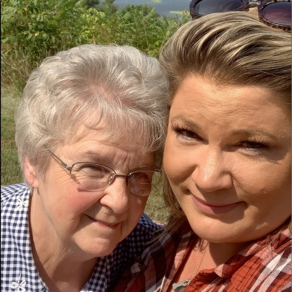 Meet your Posher, Tara - Picture 1 of 1